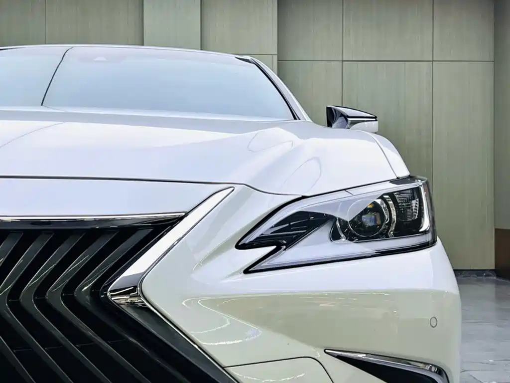 Lexus ES — миниатюра 20