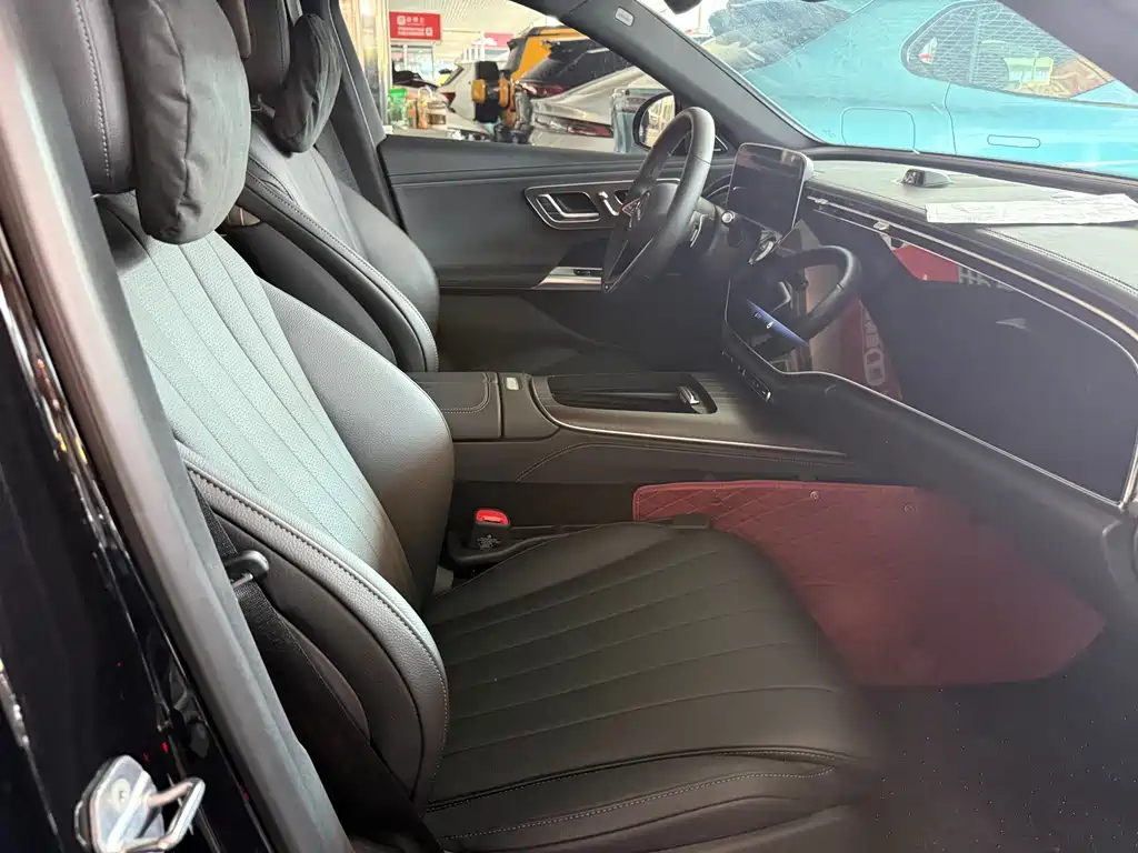 Mercedes-Benz E-Class — миниатюра 7