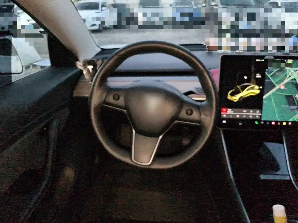 Tesla Model 3 — миниатюра 11