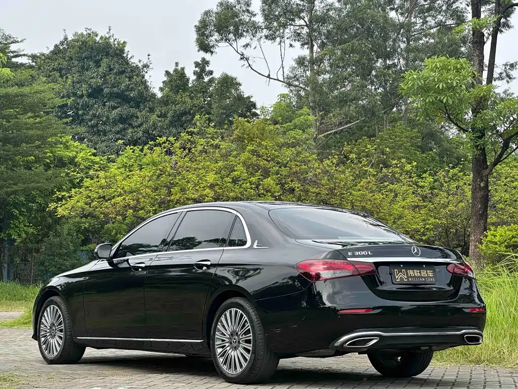 Mercedes-Benz E-Class — миниатюра 4