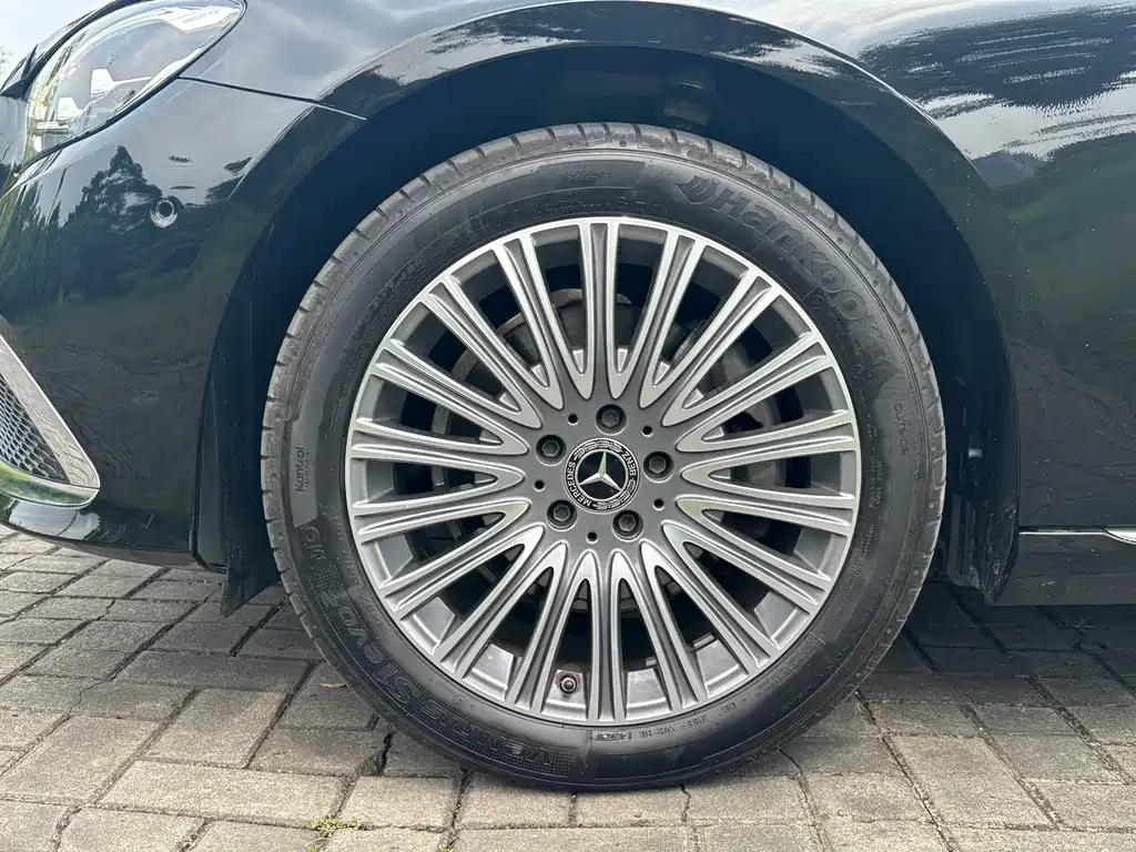 Mercedes-Benz E-Class — миниатюра 19
