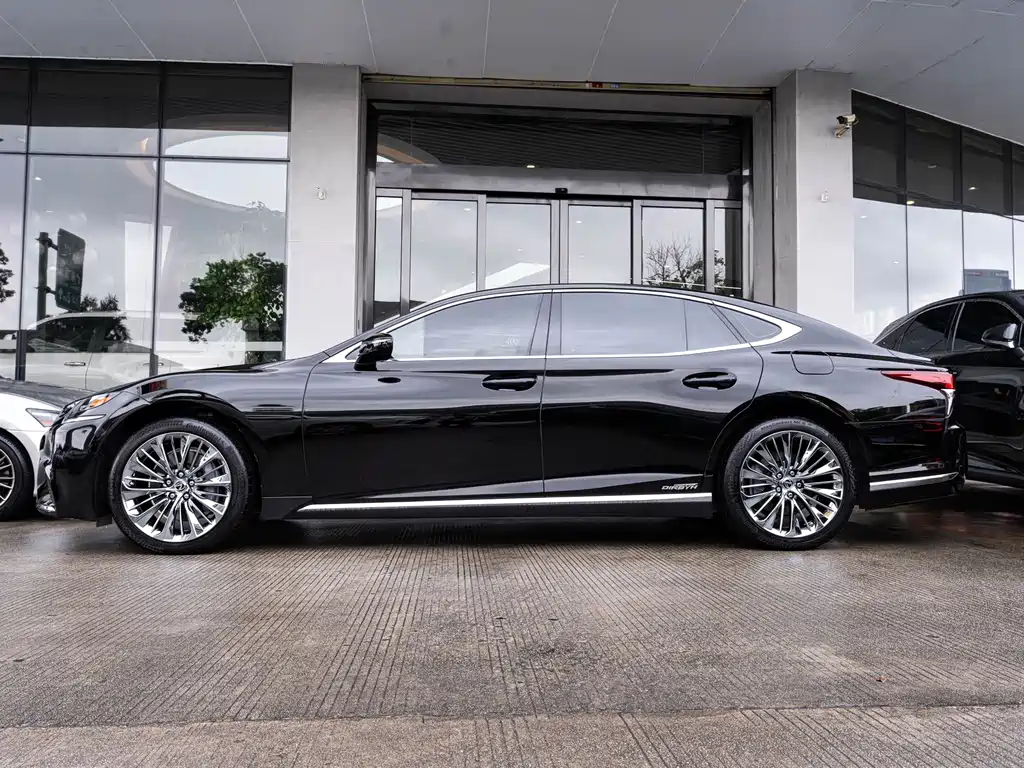 Lexus LS — миниатюра 4