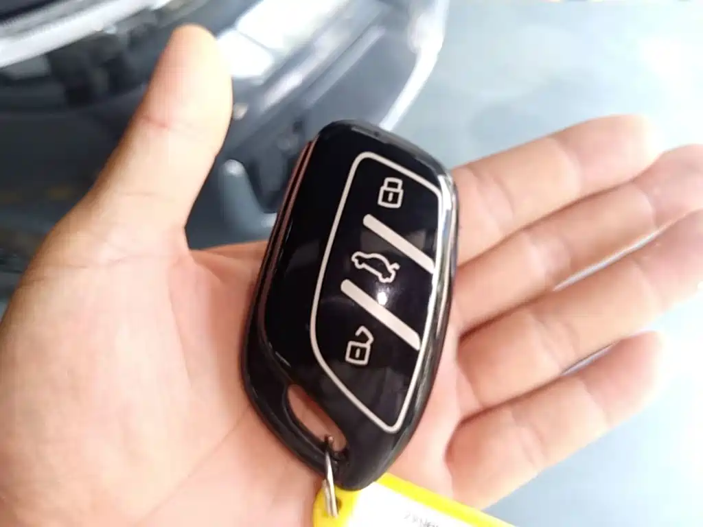 Roewe Wing Wai M7 DMH — миниатюра 17