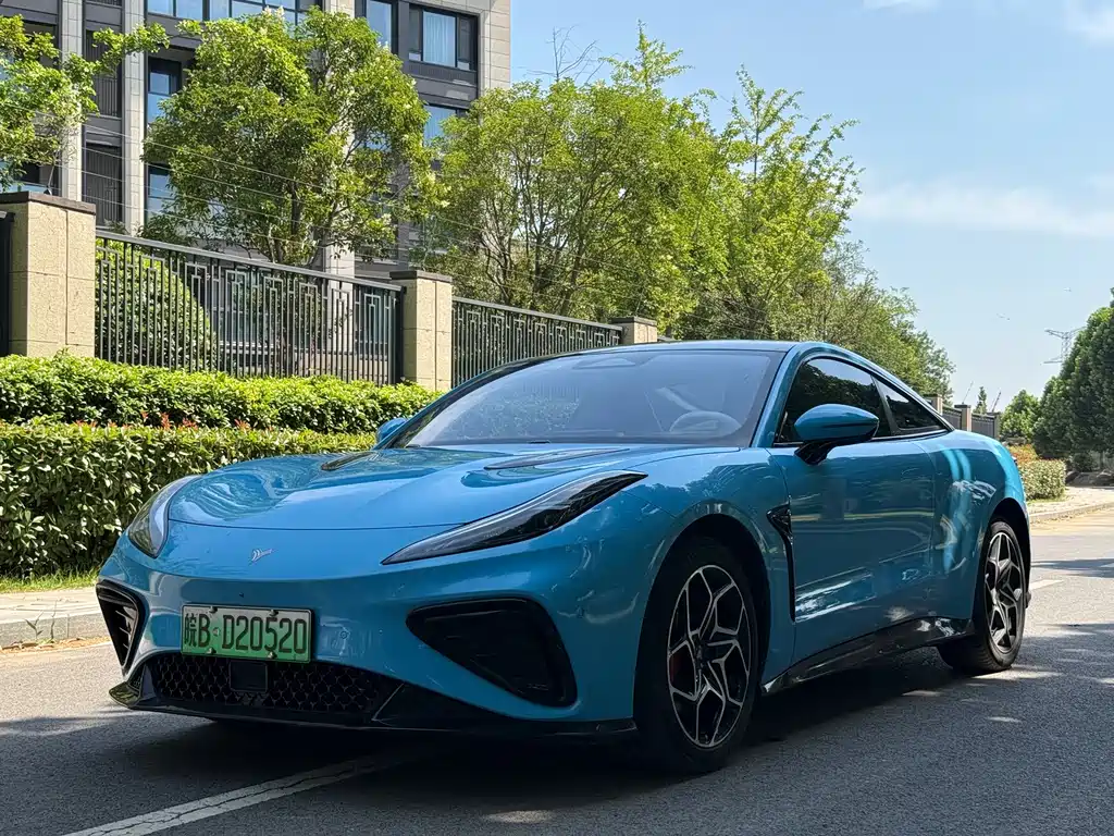 哪吒GT 2023款 580 AWD 运动版