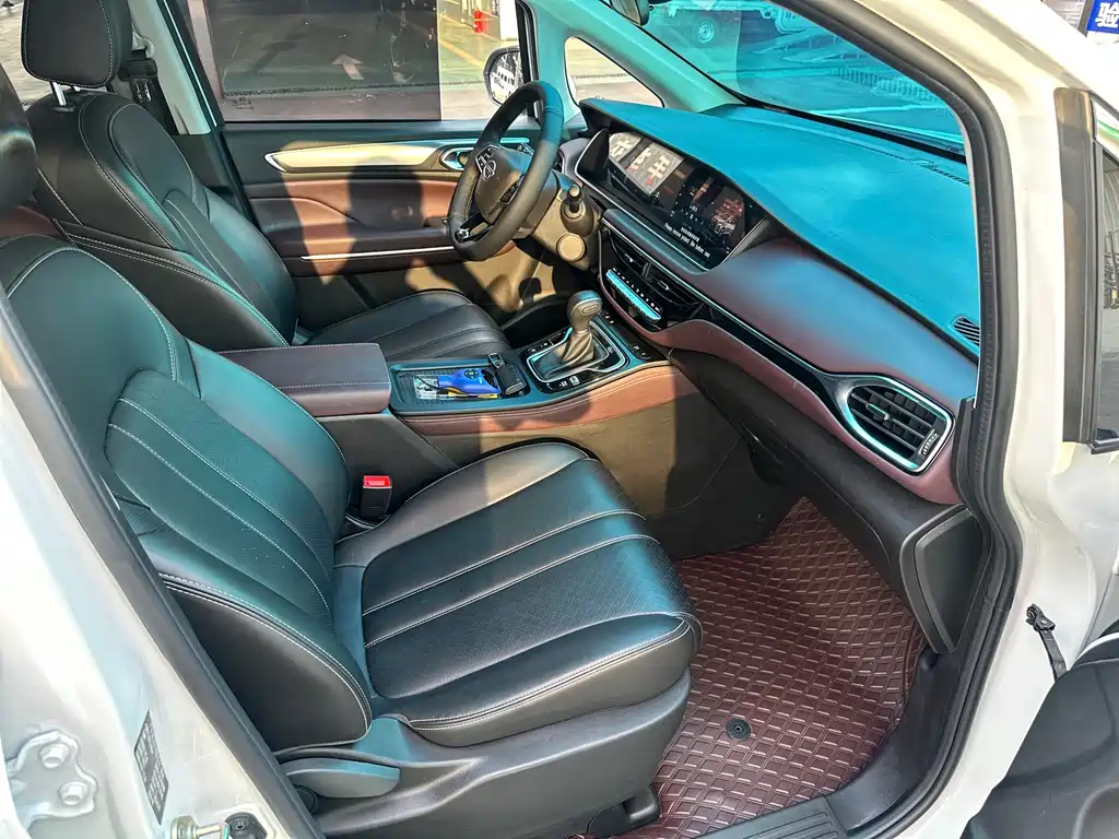 GAC Motor Trumpchi M6 — миниатюра 18