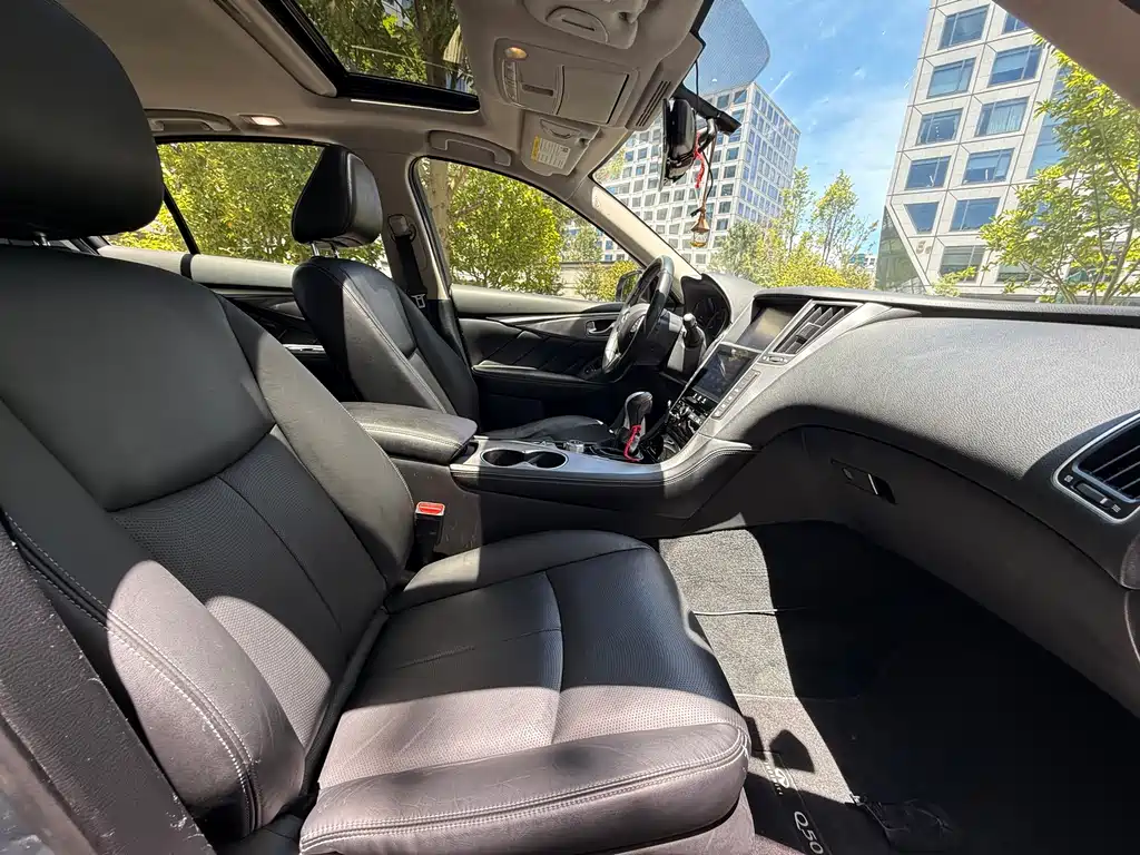 Infiniti Q50L 2015 2.0T Enjoy
