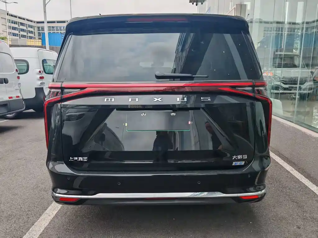 Maxus 9 2025 мест