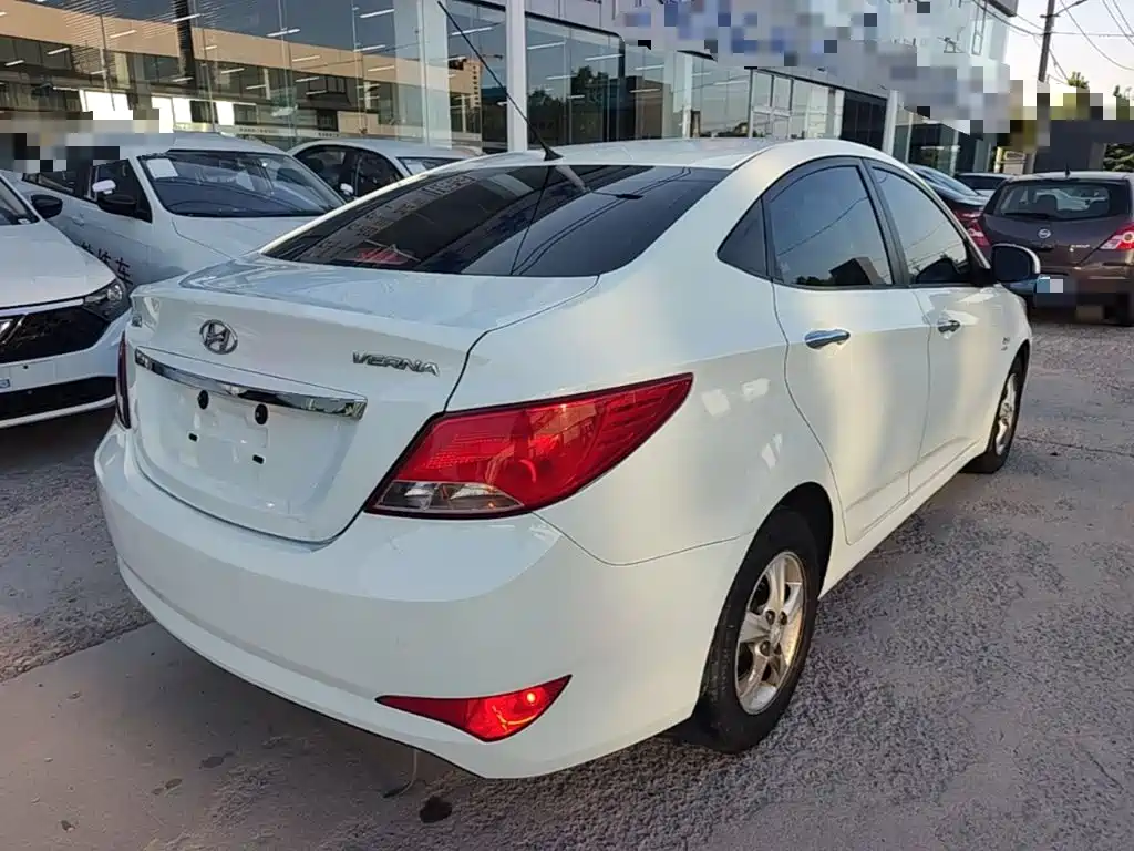 Hyundai Verna — миниатюра 7