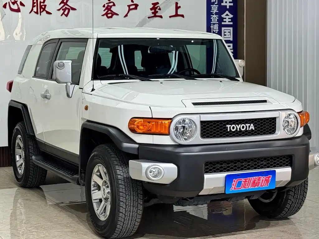 Toyota FJ Cruiser — миниатюра 3