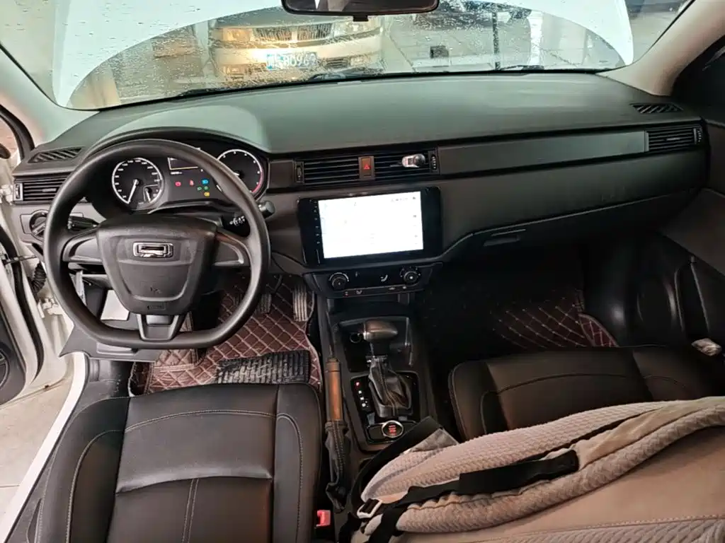 Qoros Qoros 3 — миниатюра 10