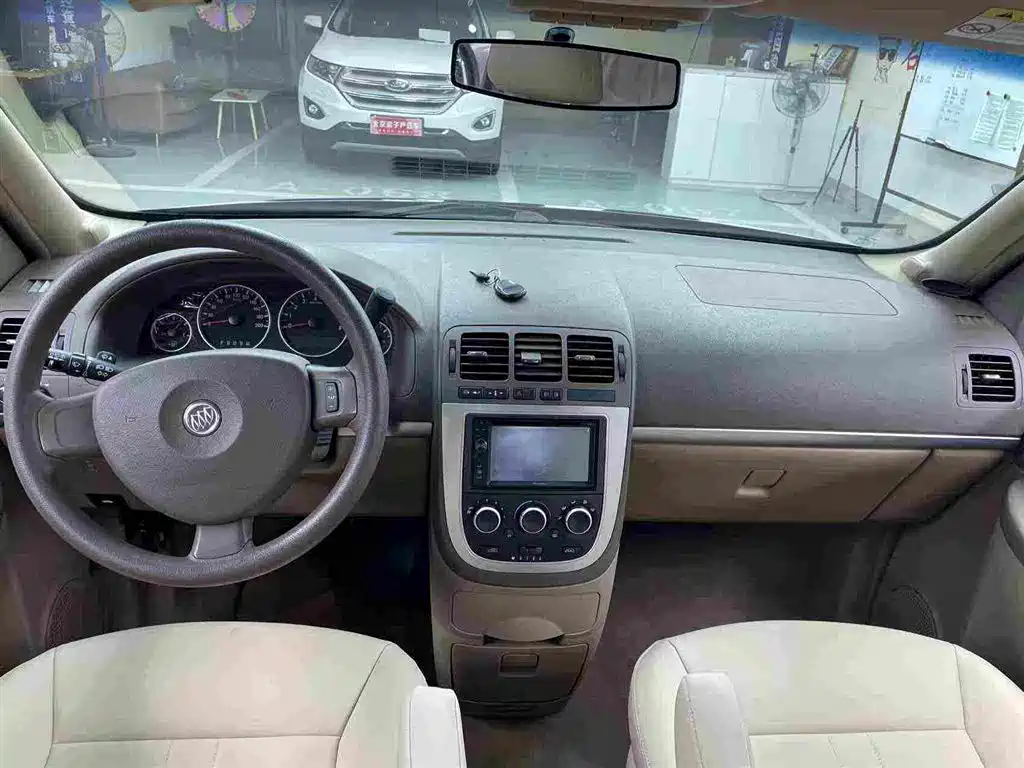Buick GL8 — миниатюра 5