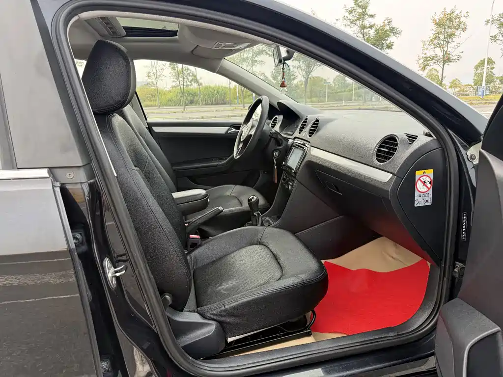 Volkswagen Jetta — миниатюра 9