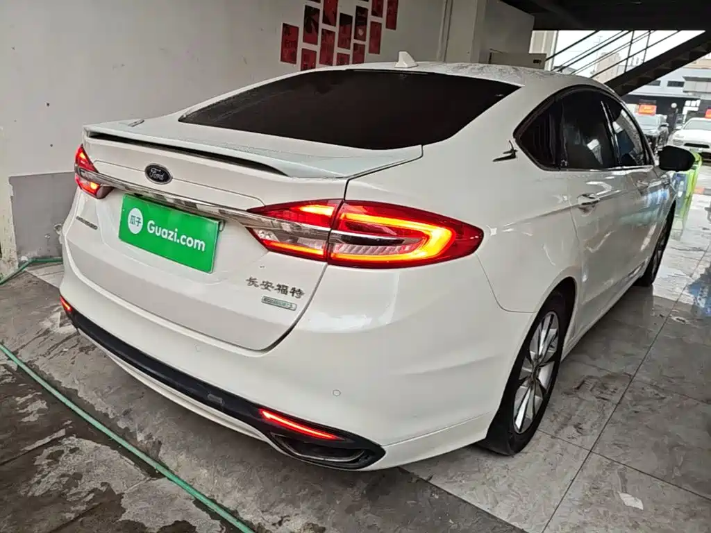 Ford Mondeo — миниатюра 7