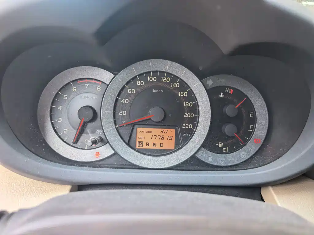 Toyota RAV4 — миниатюра 7