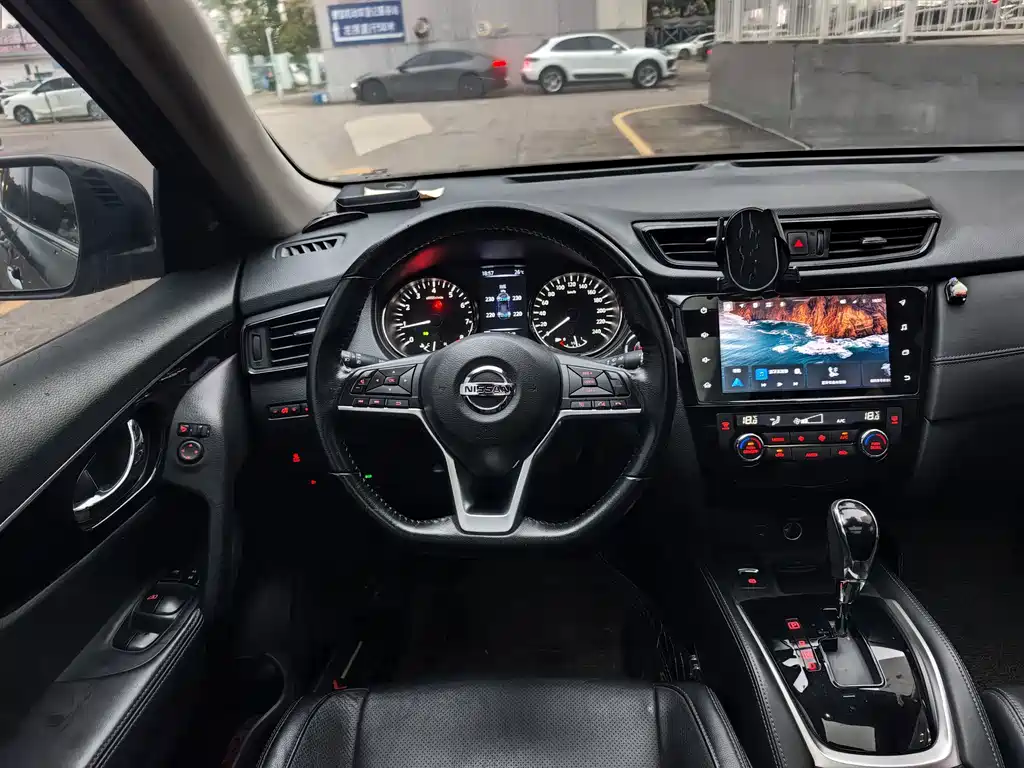 Nissan X-Trail — миниатюра 12