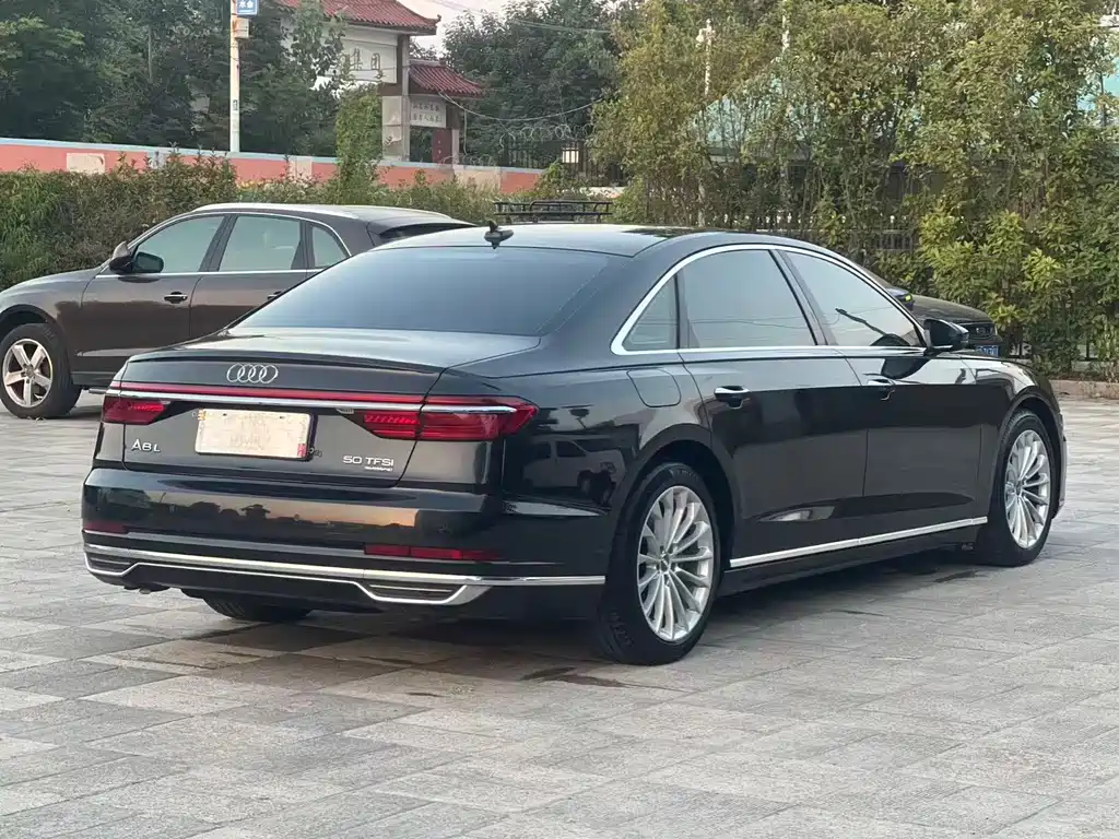 Audi A8 — миниатюра 10