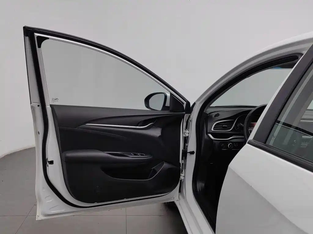 Buick Excelle — миниатюра 8