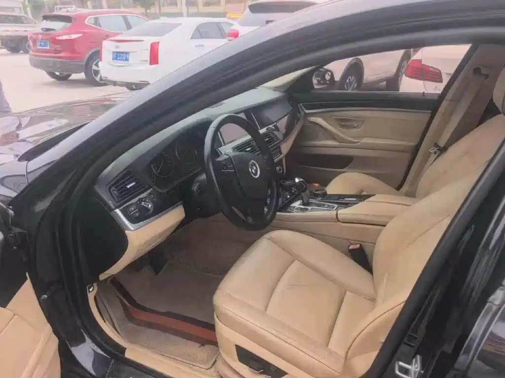 BMW 5 Series — миниатюра 7