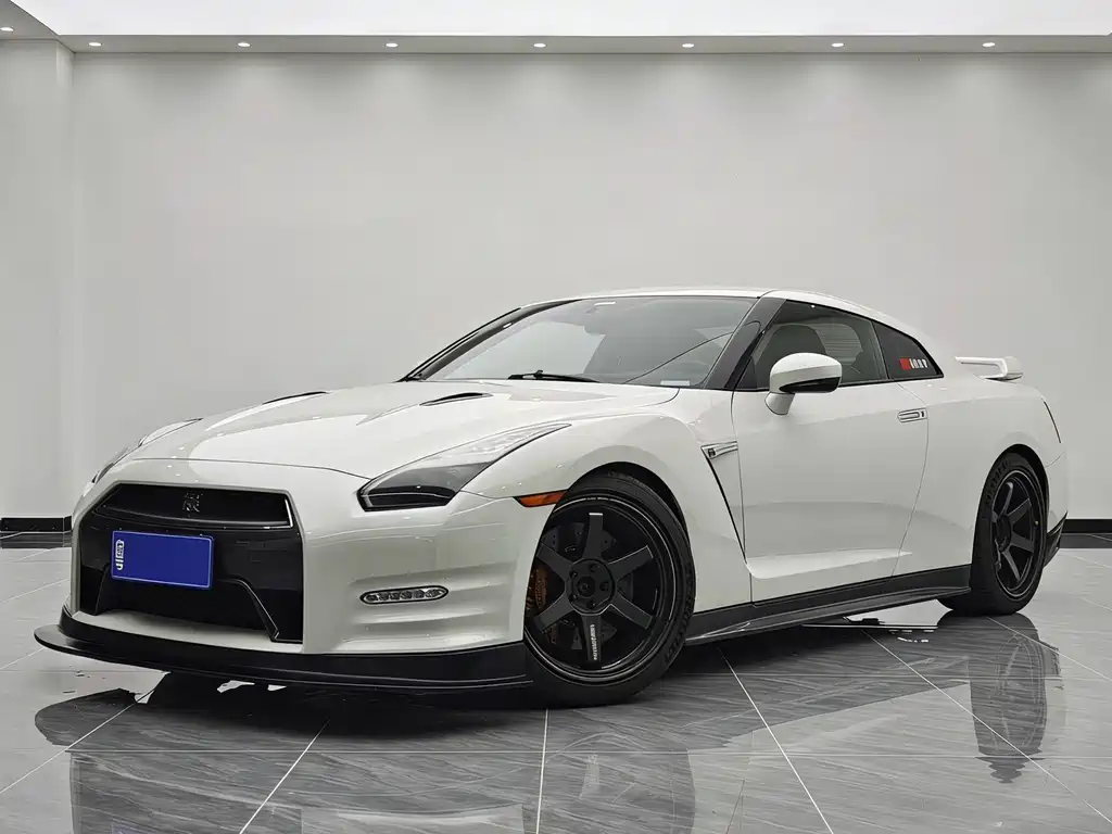 Nissan GT-R 2011