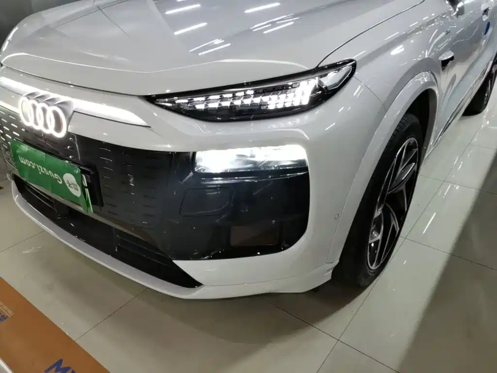 Audi Q6L e-tron — миниатюра 3