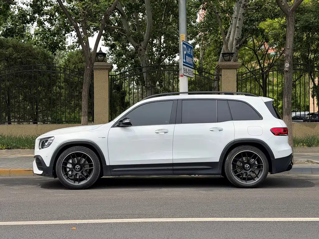 Mercedes-Benz GLB A MG 2023 AMG GLB 35 4MATIC