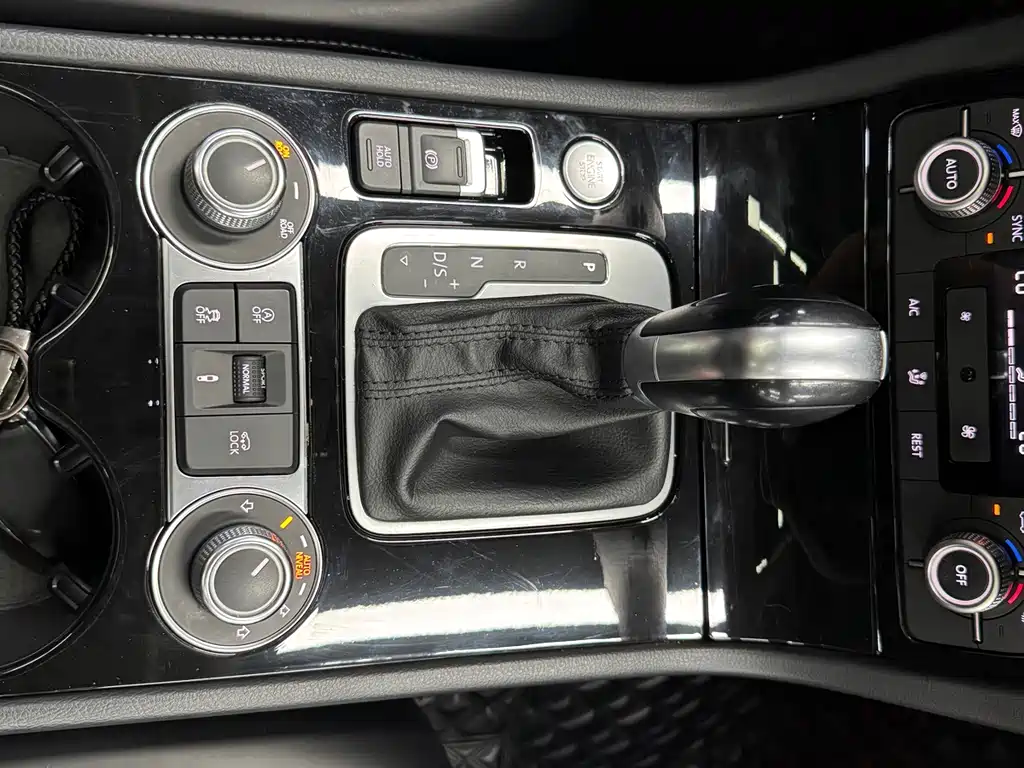 Volkswagen Touareg — миниатюра 7