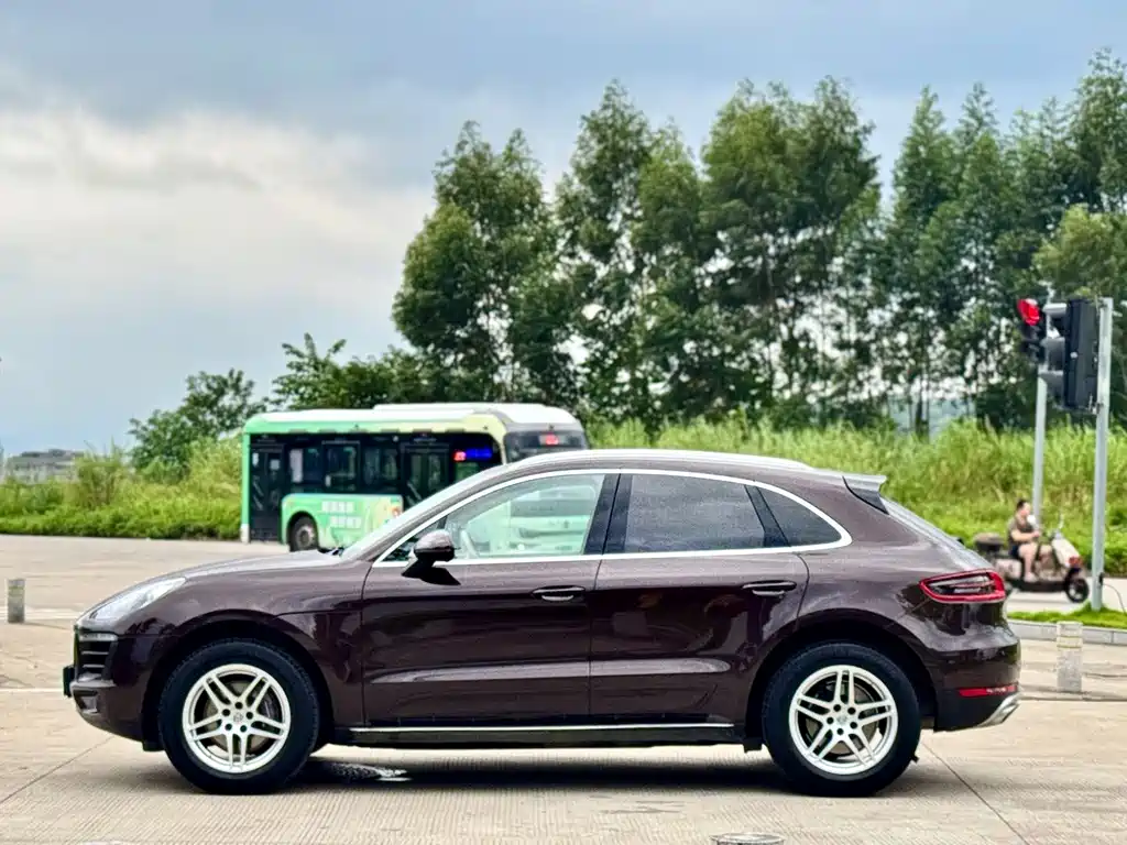 Porsche Macan — миниатюра 18