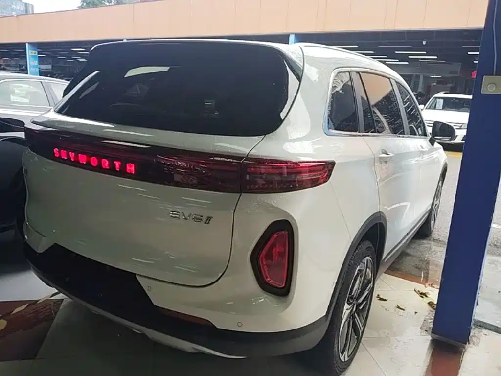 Skyworth EV6 — миниатюра 7