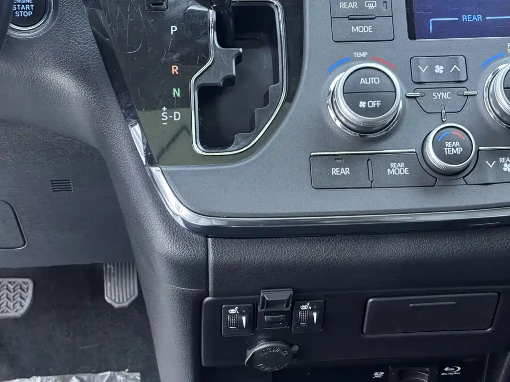 Toyota Sienna 2018 3.5L
