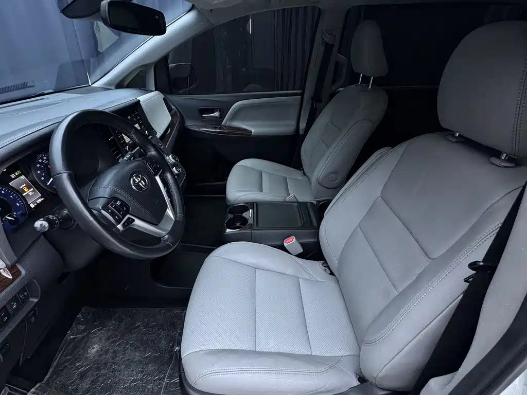 Toyota Sienna 2018 3.5L