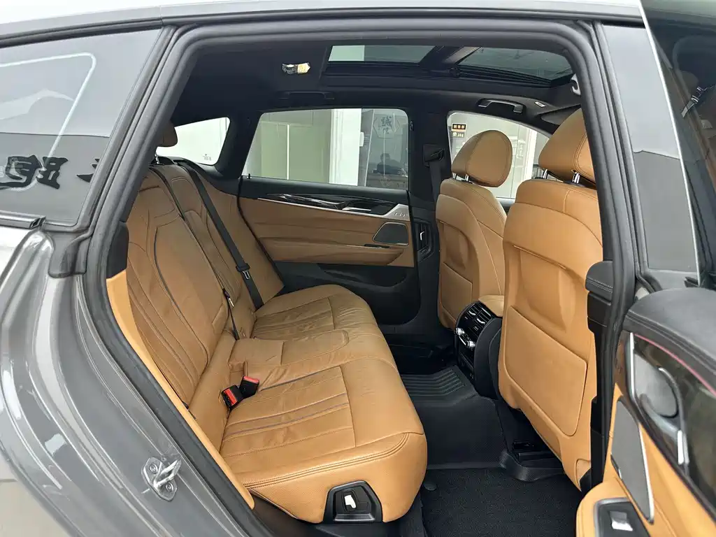 BMW 6 Series GT — миниатюра 6