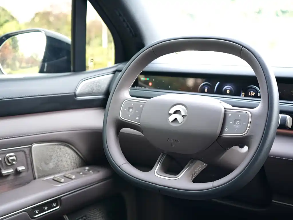 NIO ES8 2026 мест Executive