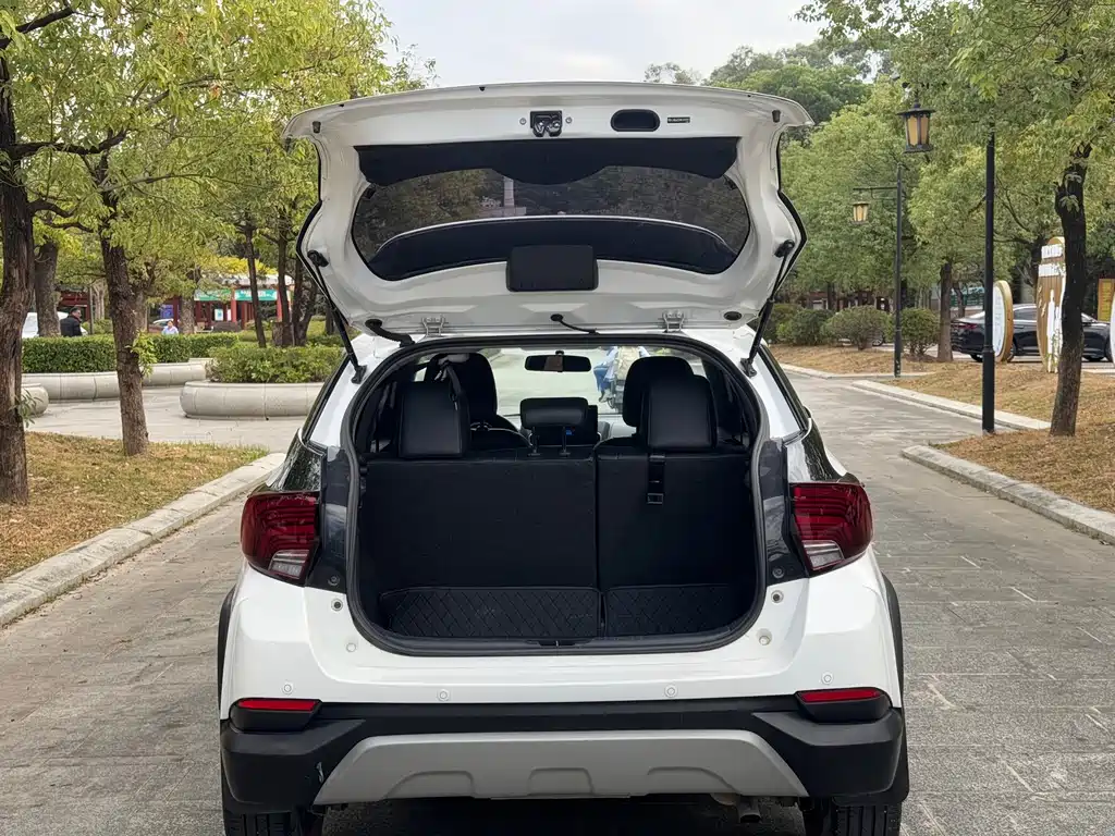 TOYOTA YARIS L ZHIXUAN