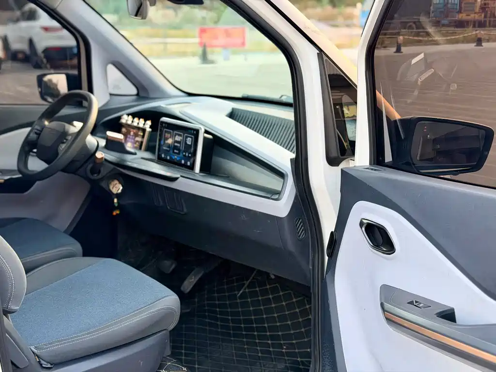 Baojun E200 — миниатюра 9