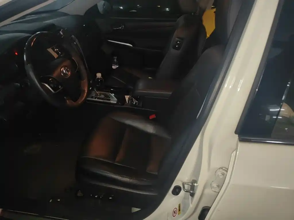 Toyota Camry — миниатюра 8