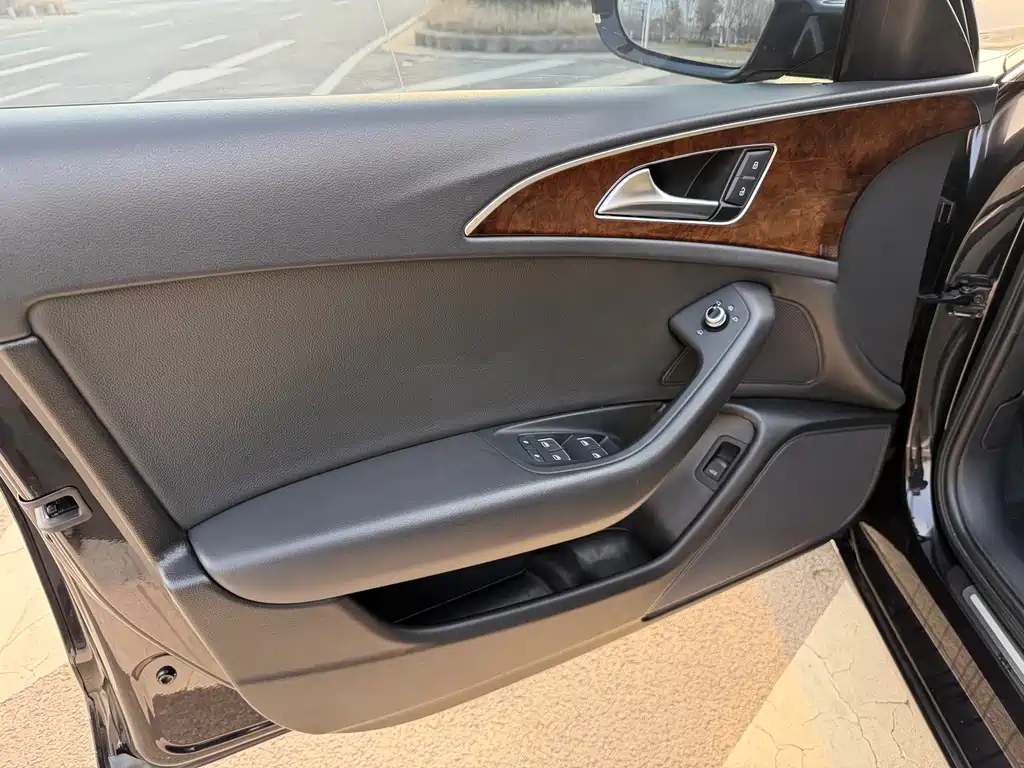 Audi A6L 2012 30 FSI Comfort