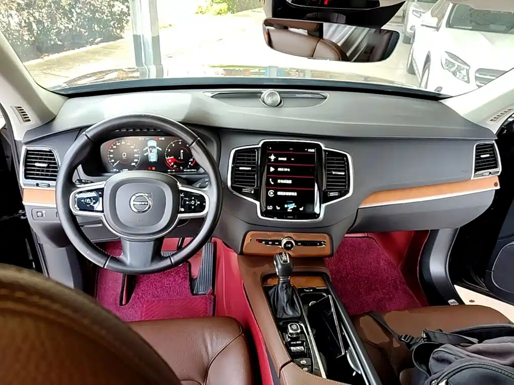 Volvo XC90 — миниатюра 10