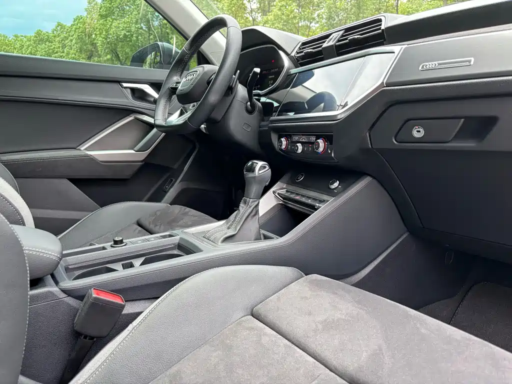 Audi Q3 2023 35 TFSI Fashion (1.4T)