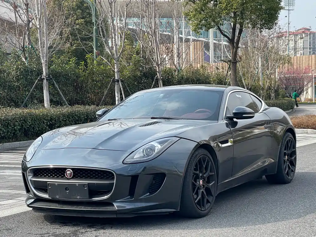 JAGUAR F TYPE