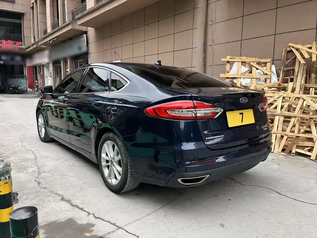 Ford Mondeo — миниатюра 6