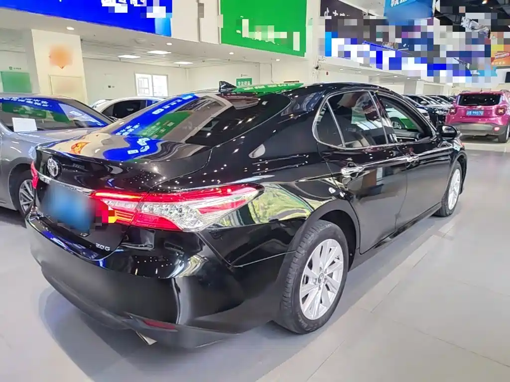 Toyota Camry 2021 2.0G Luxury