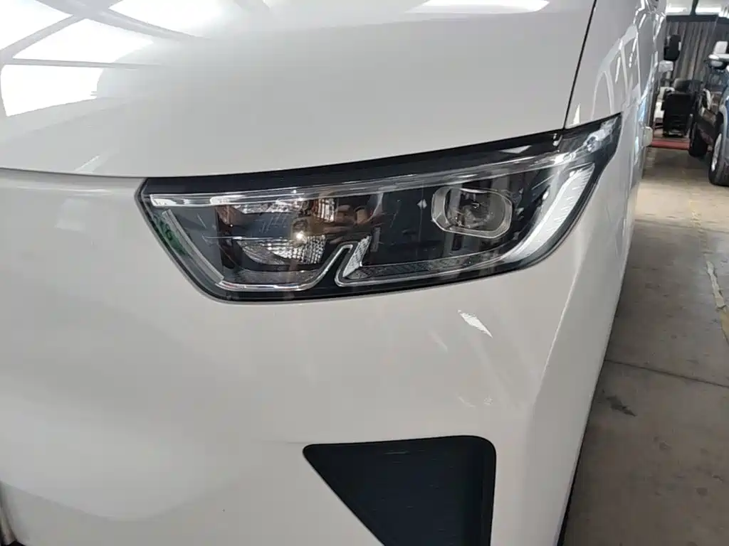 Wuling Yangguang — миниатюра 24