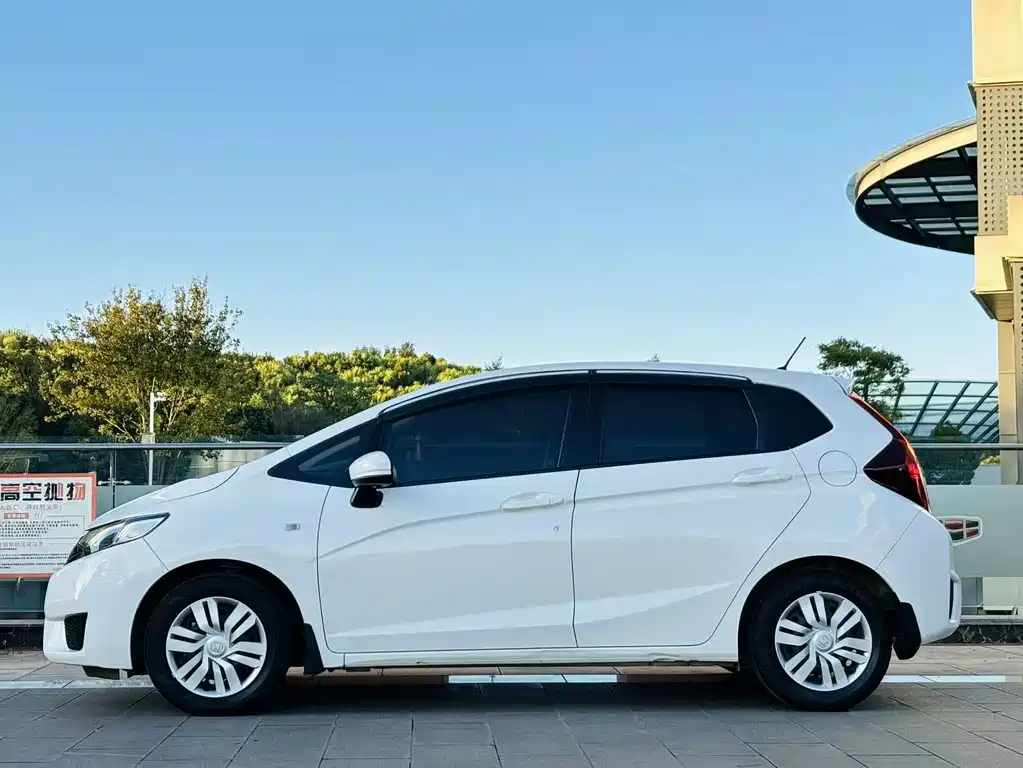 Honda Fit — миниатюра 7