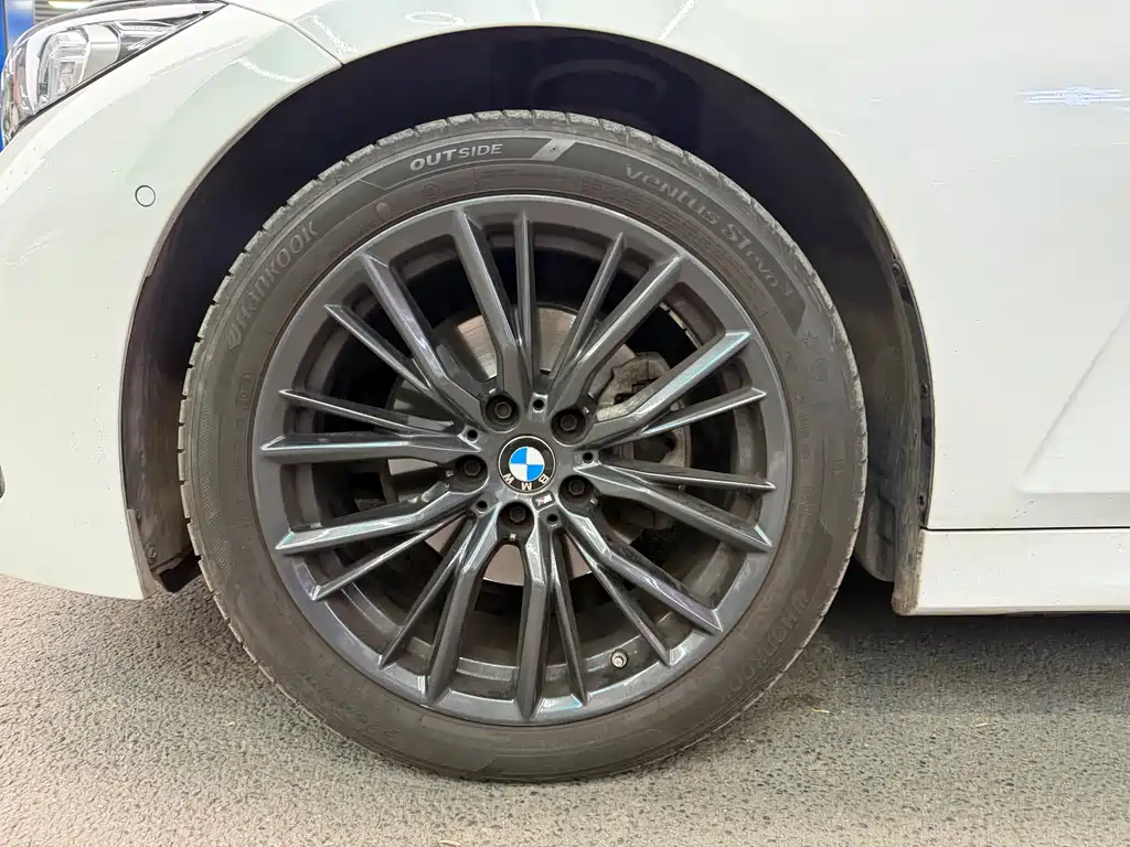 BMW 3 Series 3 2023 325Li M Sport
