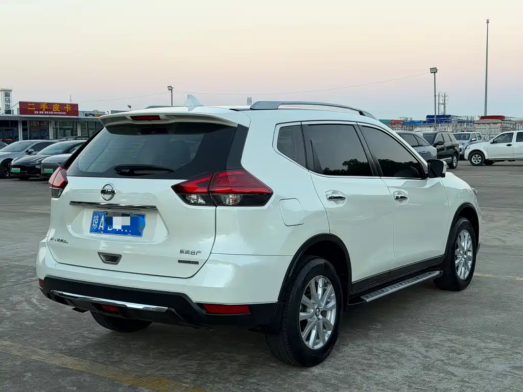 Nissan X-Trail — миниатюра 7