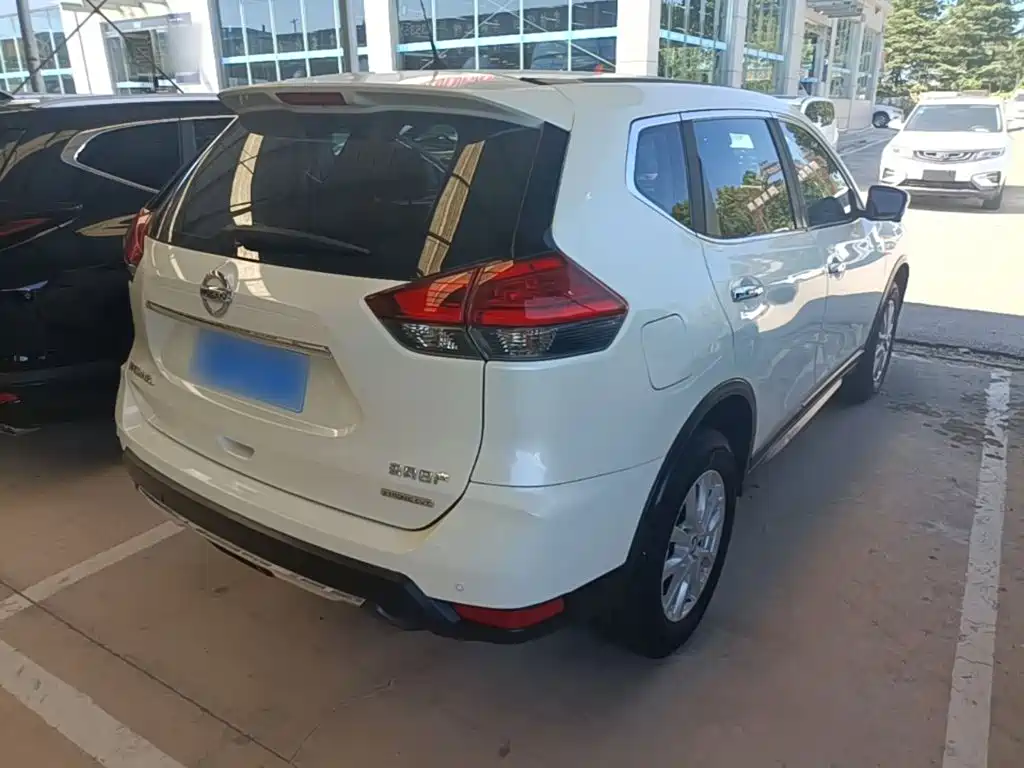Nissan X-Trail — миниатюра 7