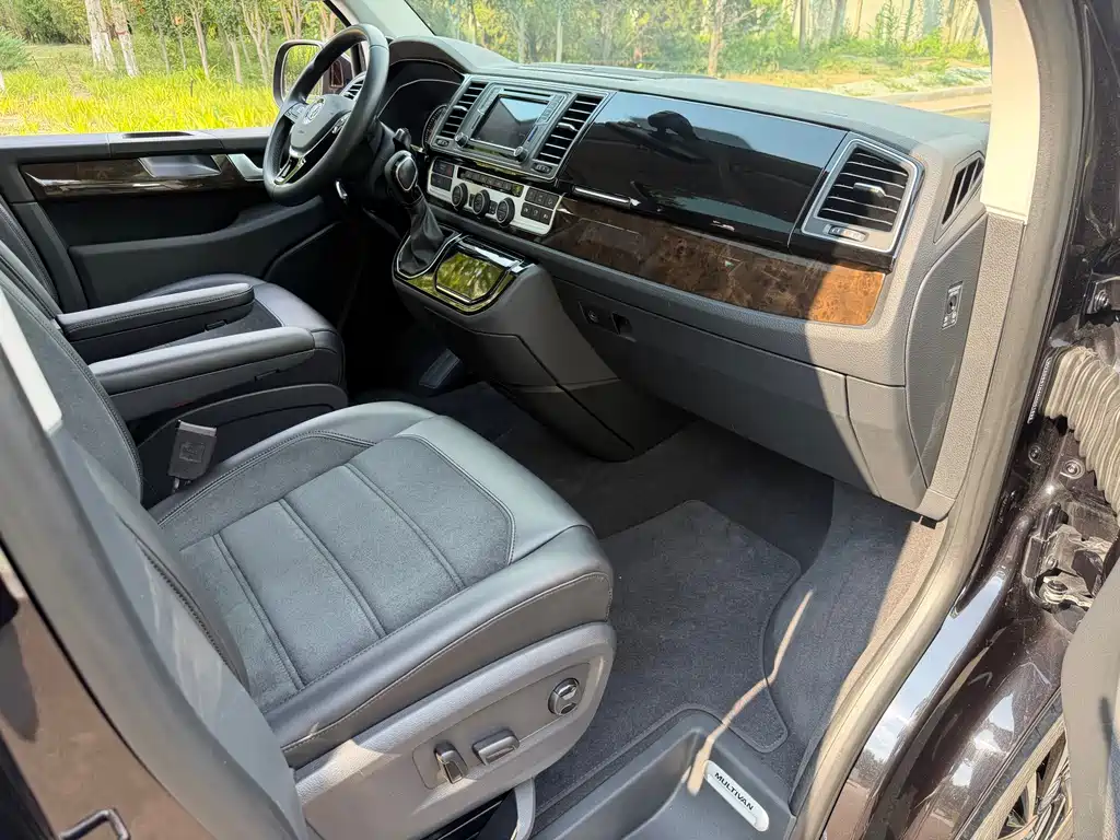 Volkswagen Multivan — миниатюра 16