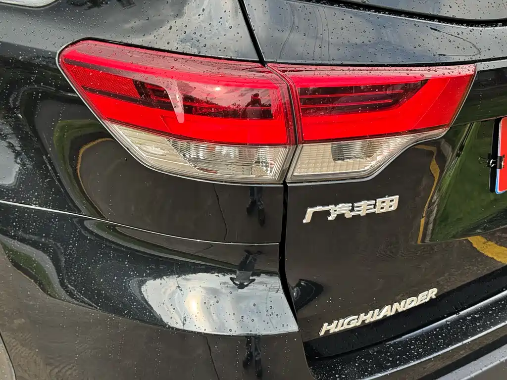 Toyota Highlander 2018 2.0T Elite 7 мест V