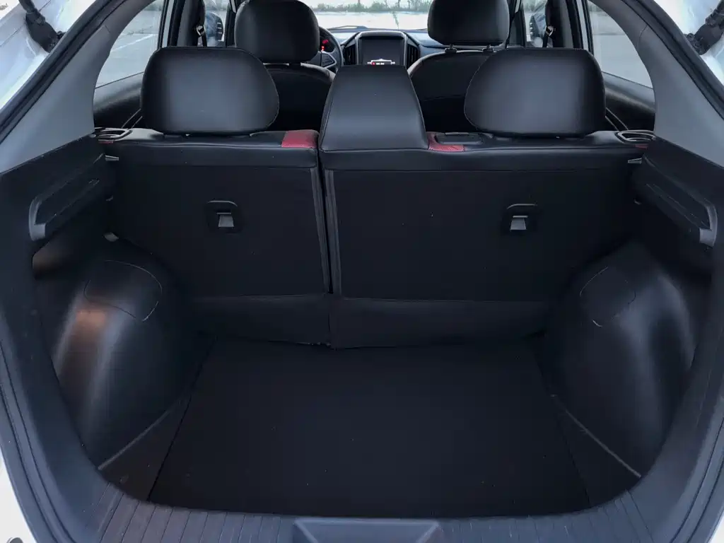 Luxgen U5 SUV — миниатюра 13
