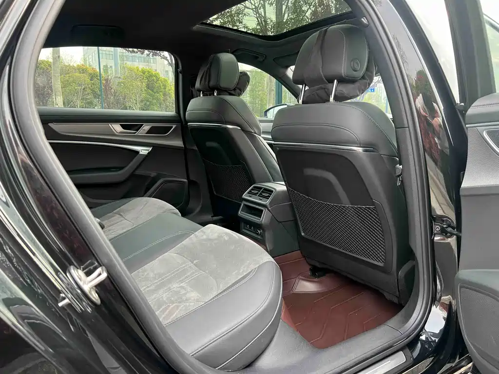 Audi A6L 2023 40 TFSI Luxury